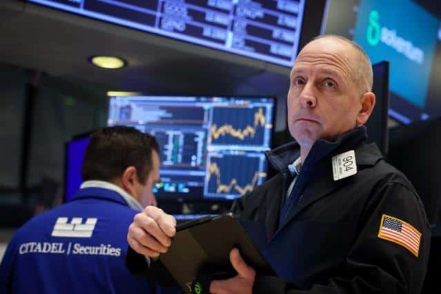 Wall Street ends sharply lower ahead of jobs report