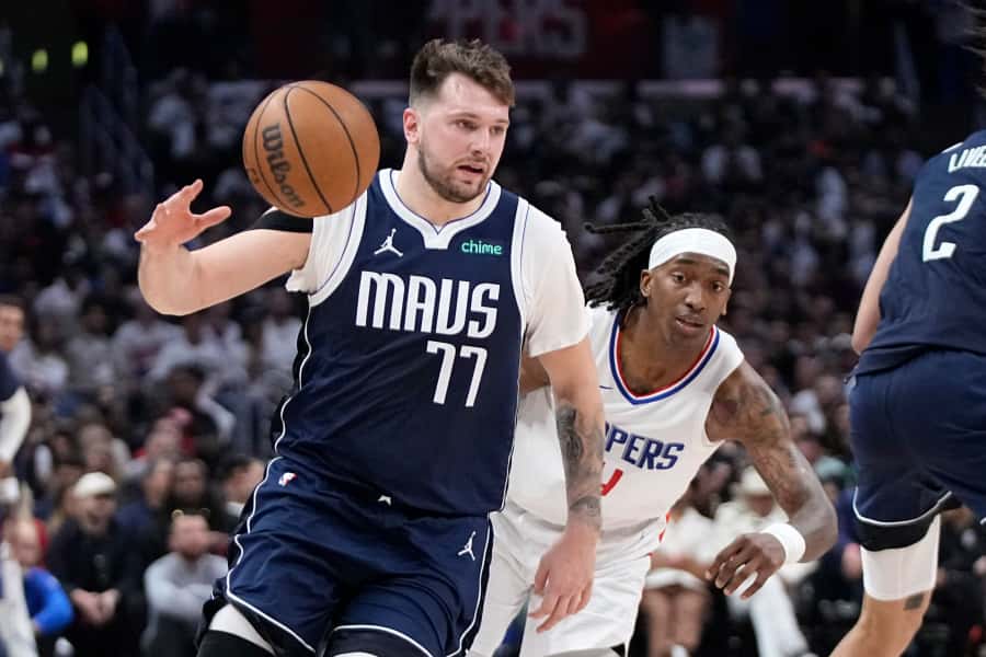 imagen Luka Doncic Powers Mavericks to the Brink of Second Round