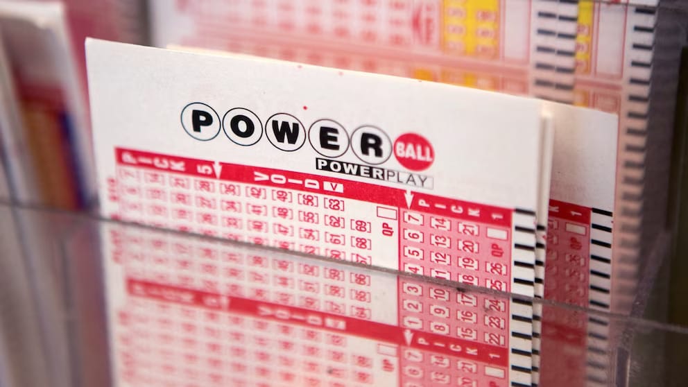 Powerball Jackpot Soars to $810 Million for New Year’s Day Drawing