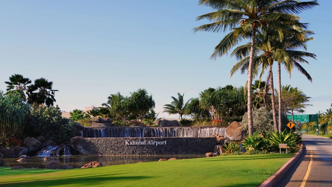 Hard Landing in Hawaii: American Airlines Flight 271 Injures Six