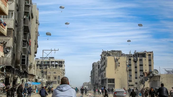 Airdrops in Gaza